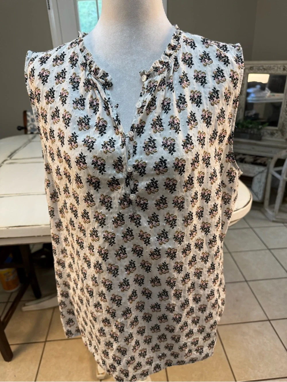 Talbots XL floral metallic-thread sleeveless blouse, Size XL - Picture 2 of 12